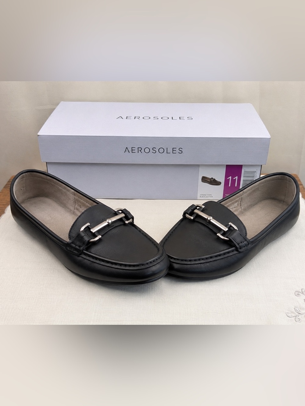 Aerosoles Black Loafers Size 11 Comfort Flats Like New w/ Box